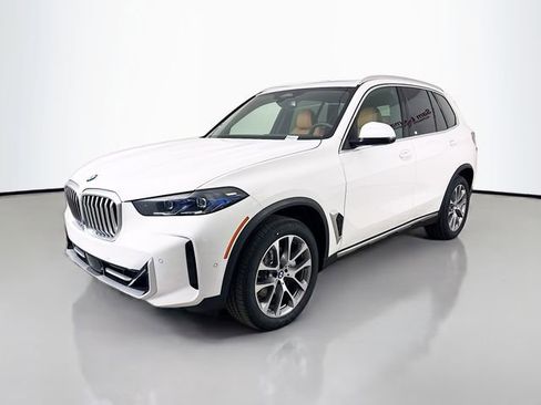 New 2026 BMW X5 xDrive40i w/ Premium Package image 3