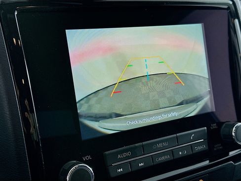 Used 2024 Nissan Frontier SV w/ SV Convenience Package image 22