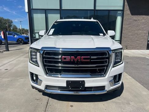 Used 2022 GMC Yukon SLT w/ SLT Premium Package AWD/4WD image 3