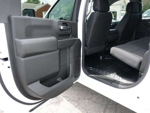 Used 2024 GMC Sierra 2500 Pro w/ Convenience Package image 18