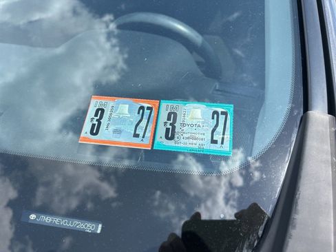 Used 2018 Toyota RAV4 LE w/ All Weather Liner Package AWD/4WD image 11