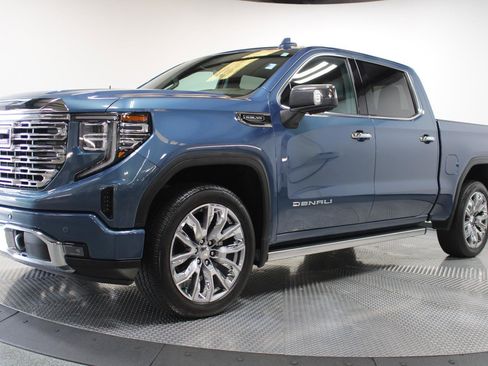 Used 2025 GMC Sierra 1500 Denali w/ Denali Reserve Package AWD/4WD image 2