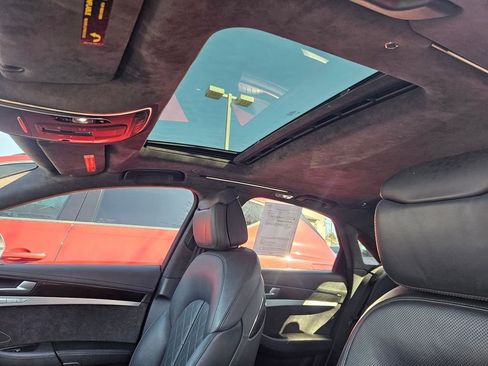 Used 2014 Audi S8 image 27