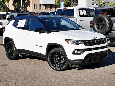 Used 2022 Jeep Compass Altitude image 3