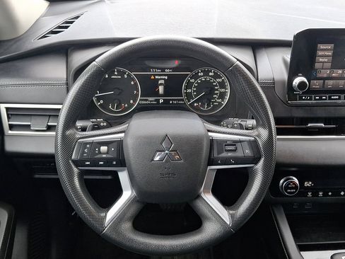 Used 2022 Mitsubishi Outlander ES FWD image 12