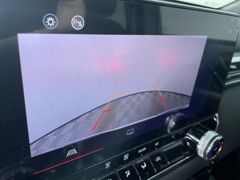 Used 2025 GMC Canyon Elevation image 15