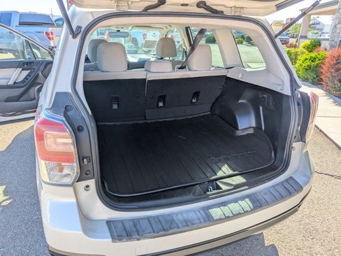 Used 2018 Subaru Forester 2.5i Premium w/ All-Weather Package AWD/4WD image 26