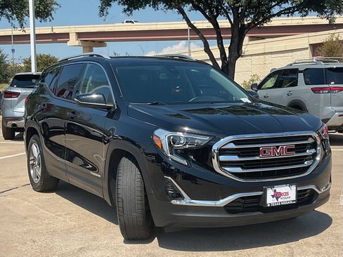 Used 2021 GMC Terrain SLT FWD image 3