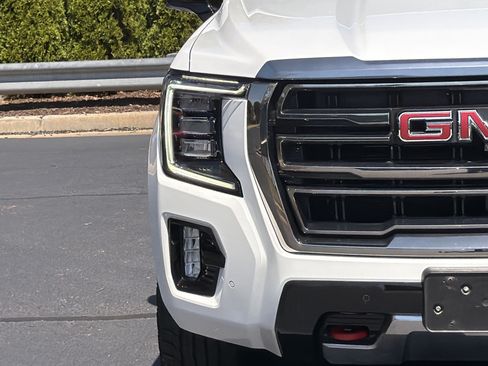 Used 2023 GMC Yukon XL AT4 w/ AT4 Premium Package AWD/4WD image 19