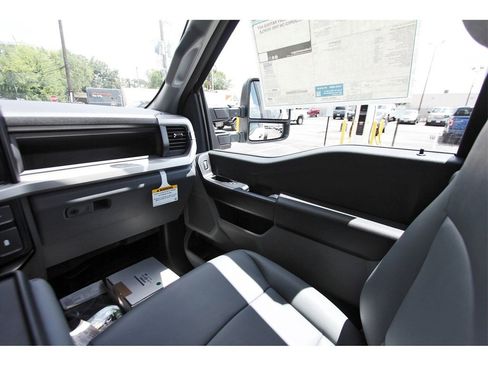 New 2025 Ford F550 4x4 Supercab Super Duty image 9