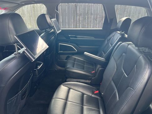 Certified 2022 Kia Telluride EX w/ EX Premium Package image 9