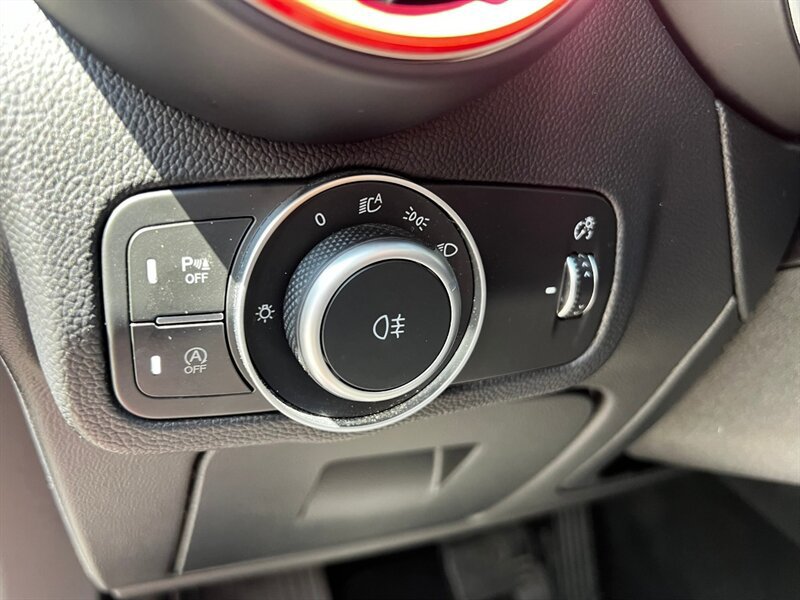 Used 2020 Alfa Romeo Stelvio Ti w/ Active Blind Spot Package AWD/4WD image 29