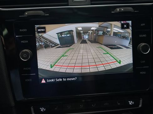 Used 2018 Volkswagen GTI SE FWD image 7