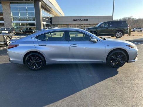 Certified 2025 Lexus ES 300h 300h image 2