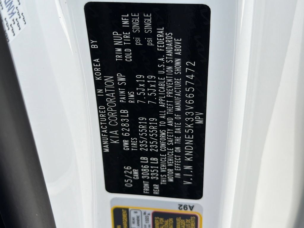 New 2027 Kia Carnival SX w/ Dark Edition Package FWD image 31