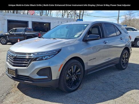 Used 2023 Chevrolet Equinox LS w/ LS Convenience Package FWD image 3