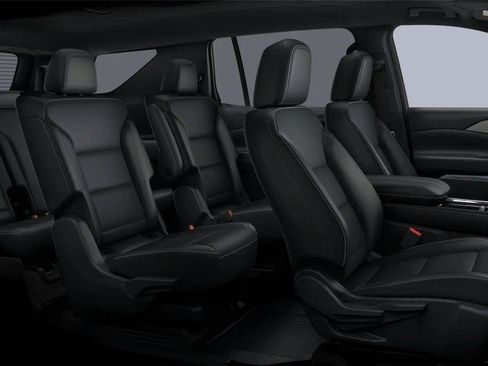 New 2026 Chevrolet Traverse LT w/ Driver Confidence Package AWD/4WD image 6