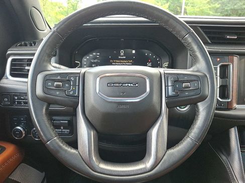 Used 2023 GMC Yukon XL Denali Ultimate AWD/4WD image 19