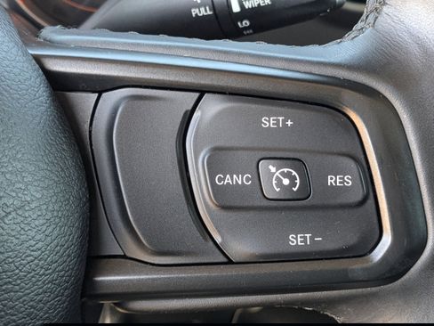 Used 2022 Jeep Gladiator Sport image 24