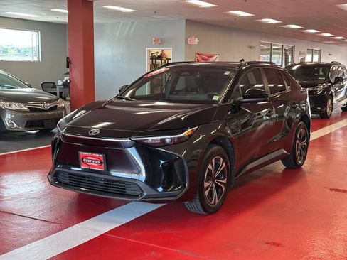 Used 2024 Toyota bZ4X AWD w/ Weather Package image 7