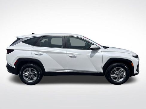Certified 2025 Hyundai Tucson SE AWD/4WD image 6