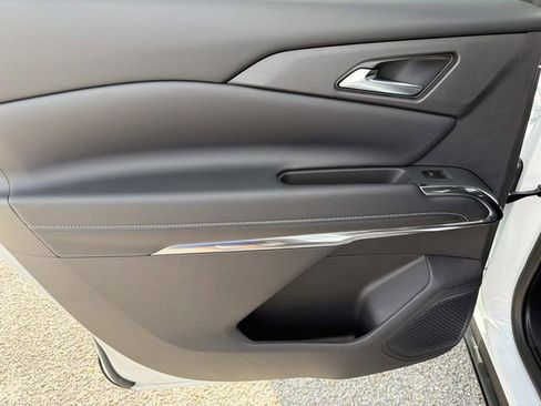 New 2026 Chevrolet Traverse LT w/ Driver Confidence Package FWD image 22