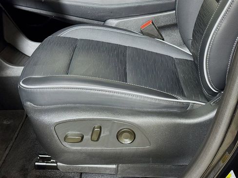 Used 2025 Buick Enclave Sport Touring FWD image 18