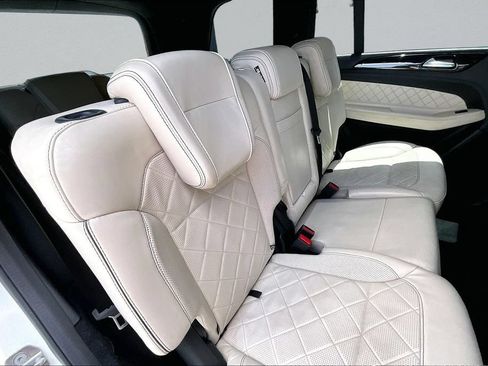 Used 2018 Mercedes-Benz GLS 450 4MATIC image 27