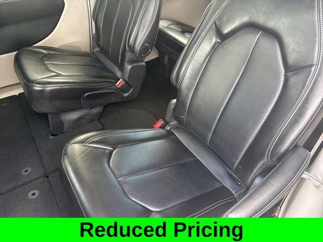 Used 2024 Chrysler Pacifica Touring-L FWD image 29