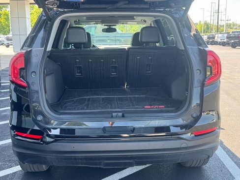 Used 2024 GMC Terrain SLT w/ Elevation Edition AWD/4WD image 7