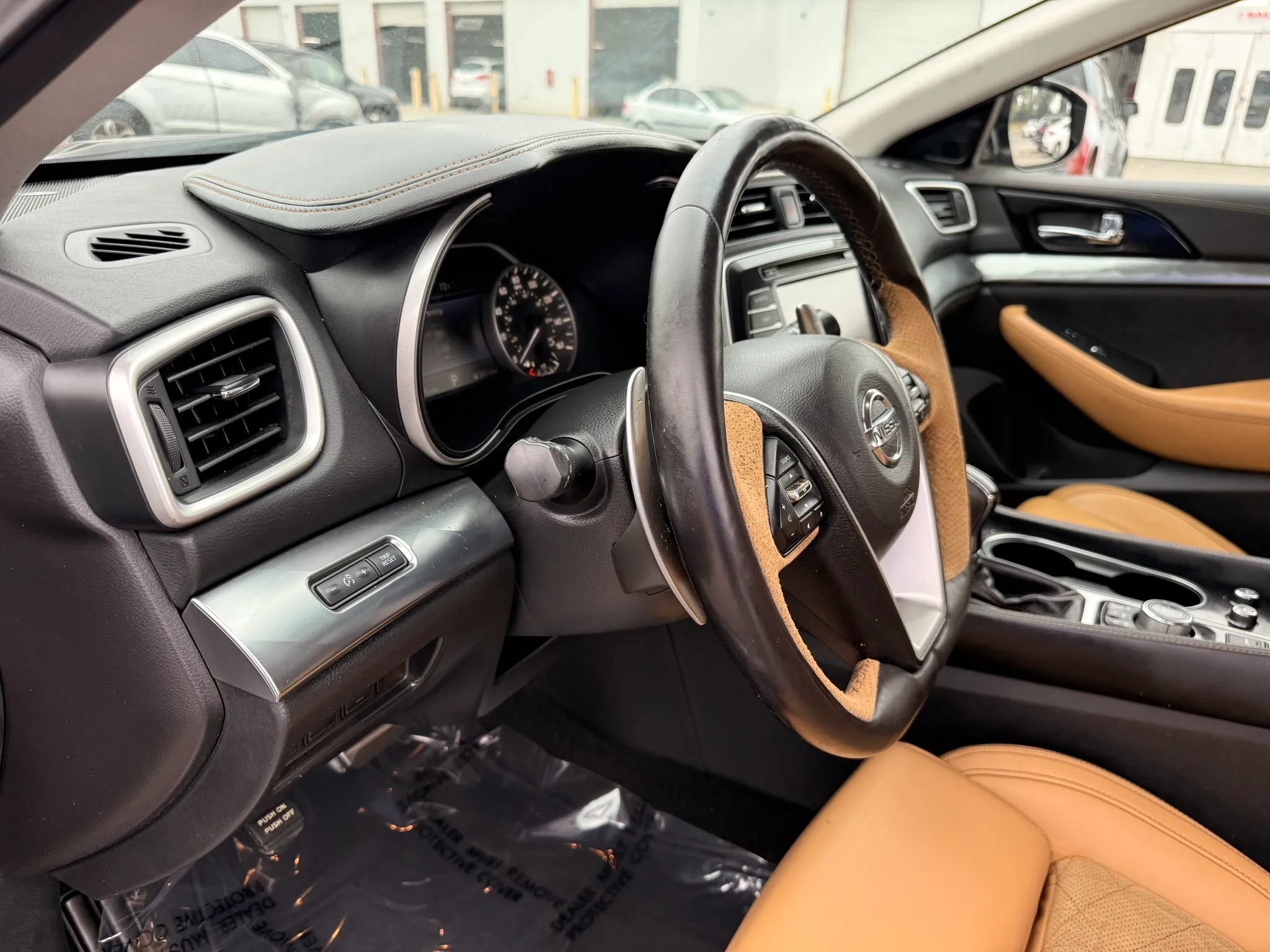 Used 2016 Nissan Maxima SR FWD image 17