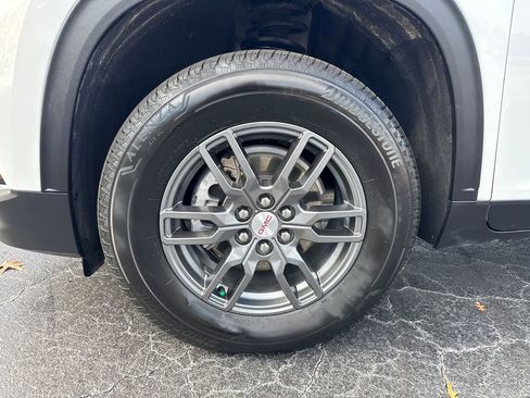 Certified 2025 GMC Acadia Elevation image 9