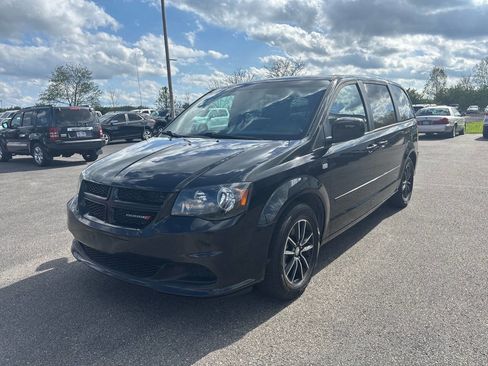 Used 2014 Dodge Grand Caravan SE FWD image 3