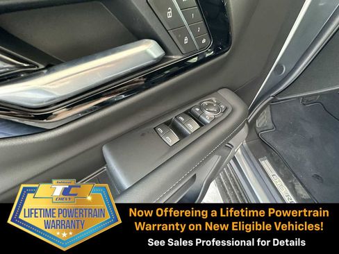 New 2025 Chevrolet Suburban Premier image 23