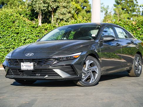 New 2026 Hyundai Elantra Limited FWD image 1