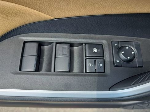 Used 2025 Toyota RAV4 LE image 27