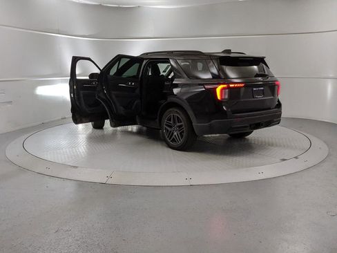 New 2025 Ford Explorer ST-Line w/ ST-Line Street Pack image 10