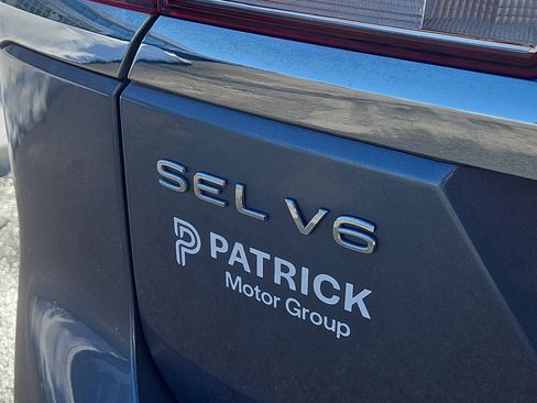 Used 2023 Volkswagen Atlas SEL Premium image 5