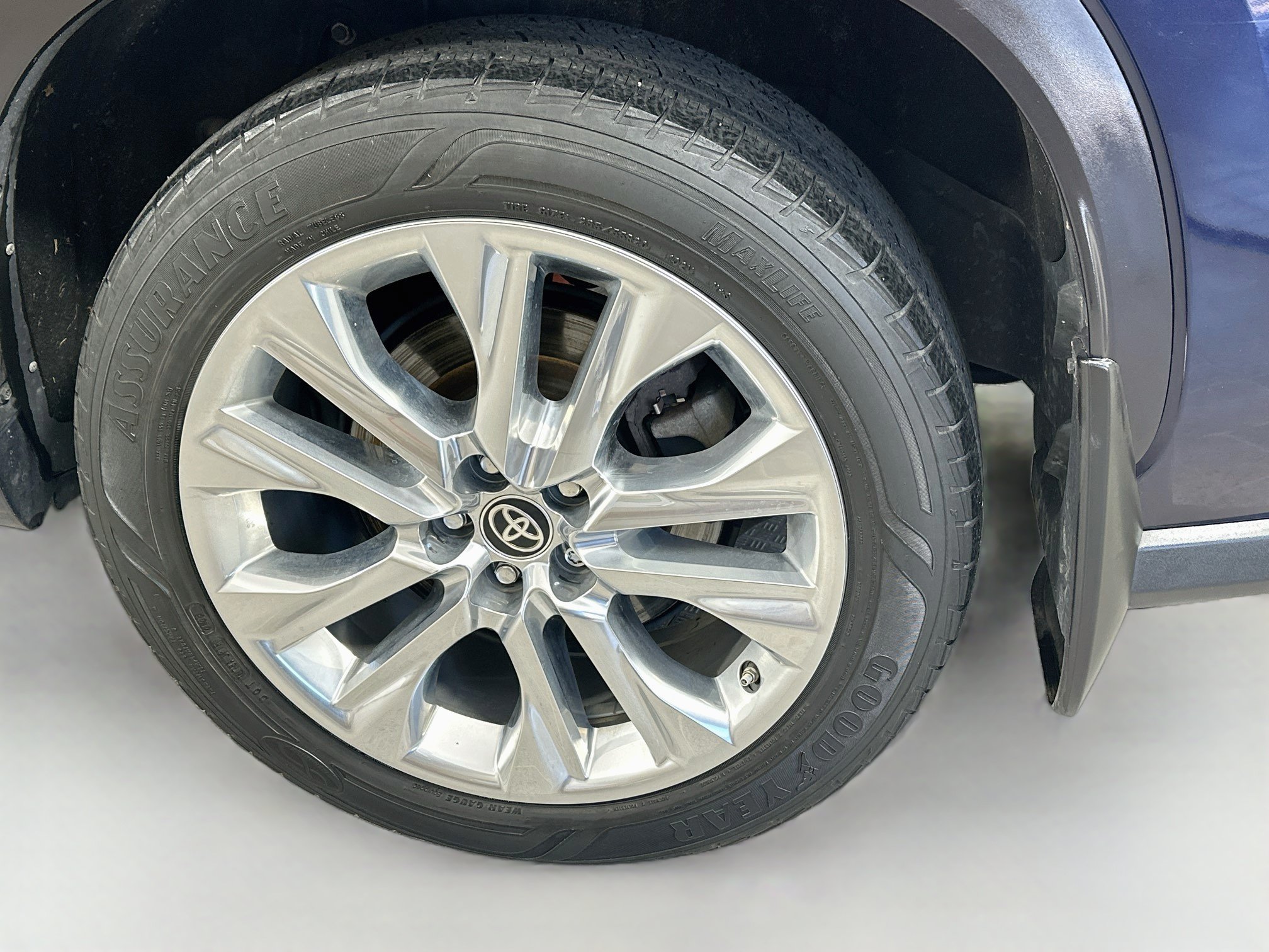 Used 2020 Toyota Highlander Limited w/ Protection Package #3 AWD/4WD image 34