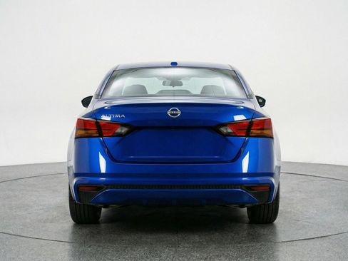 Used 2025 Nissan Altima 2.5 SV image 7