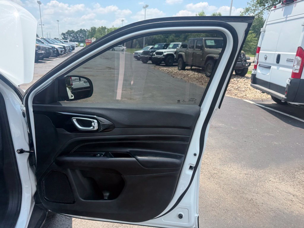 Used 2022 Jeep Compass Latitude AWD/4WD image 50