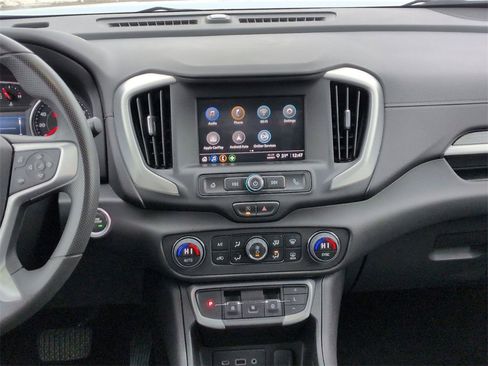 Used 2024 GMC Terrain SLE w/ Driver Convenience Package image 27