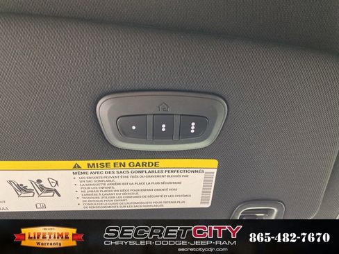 New 2026 Chrysler Pacifica Select image 21