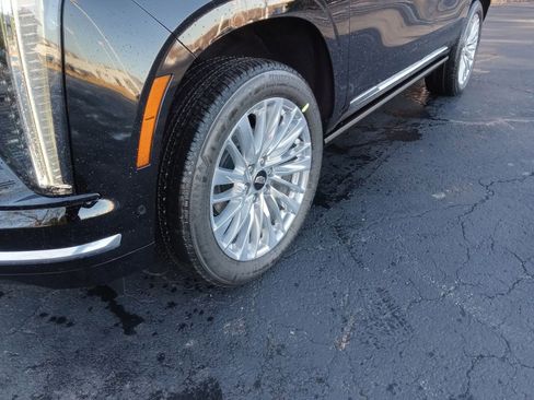 New 2026 Cadillac Escalade Luxury image 6