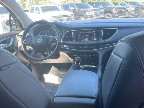 Used 2019 Buick Enclave Essence AWD/4WD image 31