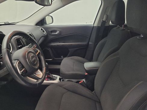 Used 2018 Jeep Compass Sport w/ Cold Weather Group FWD image 17