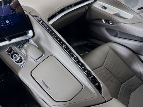 Used 2025 Chevrolet Corvette Z06 image 16