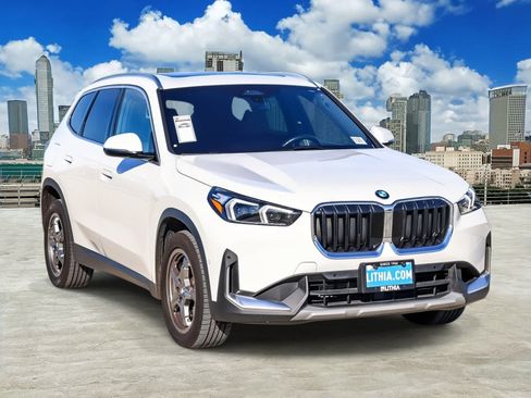 Used 2023 BMW X1 xDrive28i AWD/4WD image 3