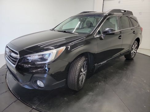 Used 2018 Subaru Outback 3.6R Limited AWD/4WD image 3