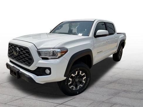 Used 2022 Toyota Tacoma TRD Off-Road image 3